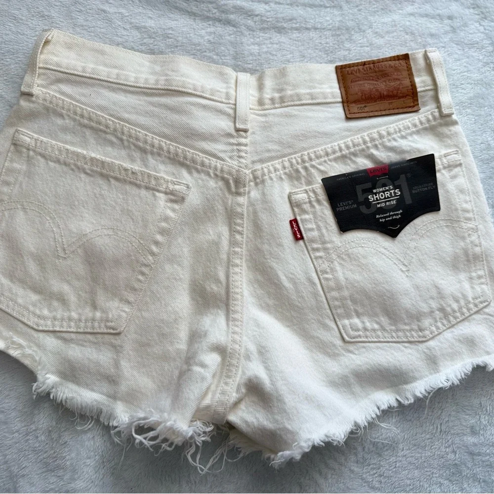 Levi’s Premium 501 White Cutoff Denim Shorts Mid Rise Frayed Hem NWT - Picture 2 of 7